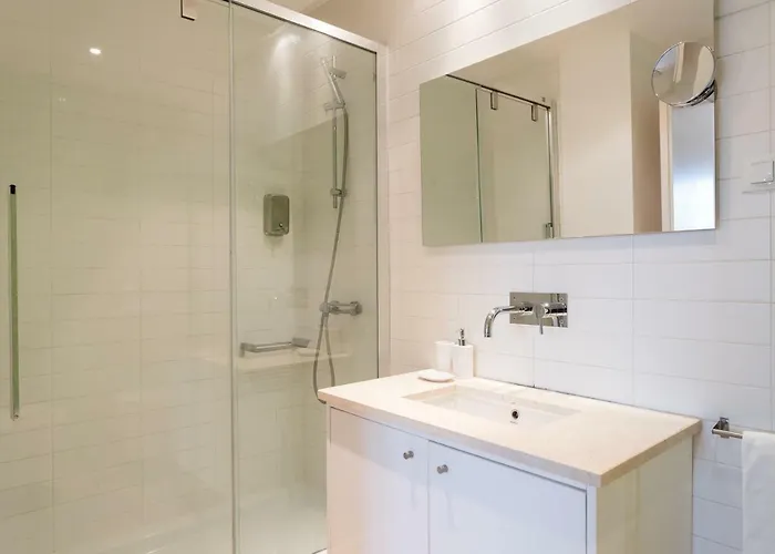 Alfama Modern Two-bedroom W/ River View And Parking - By Lu Holidays Lisboa
